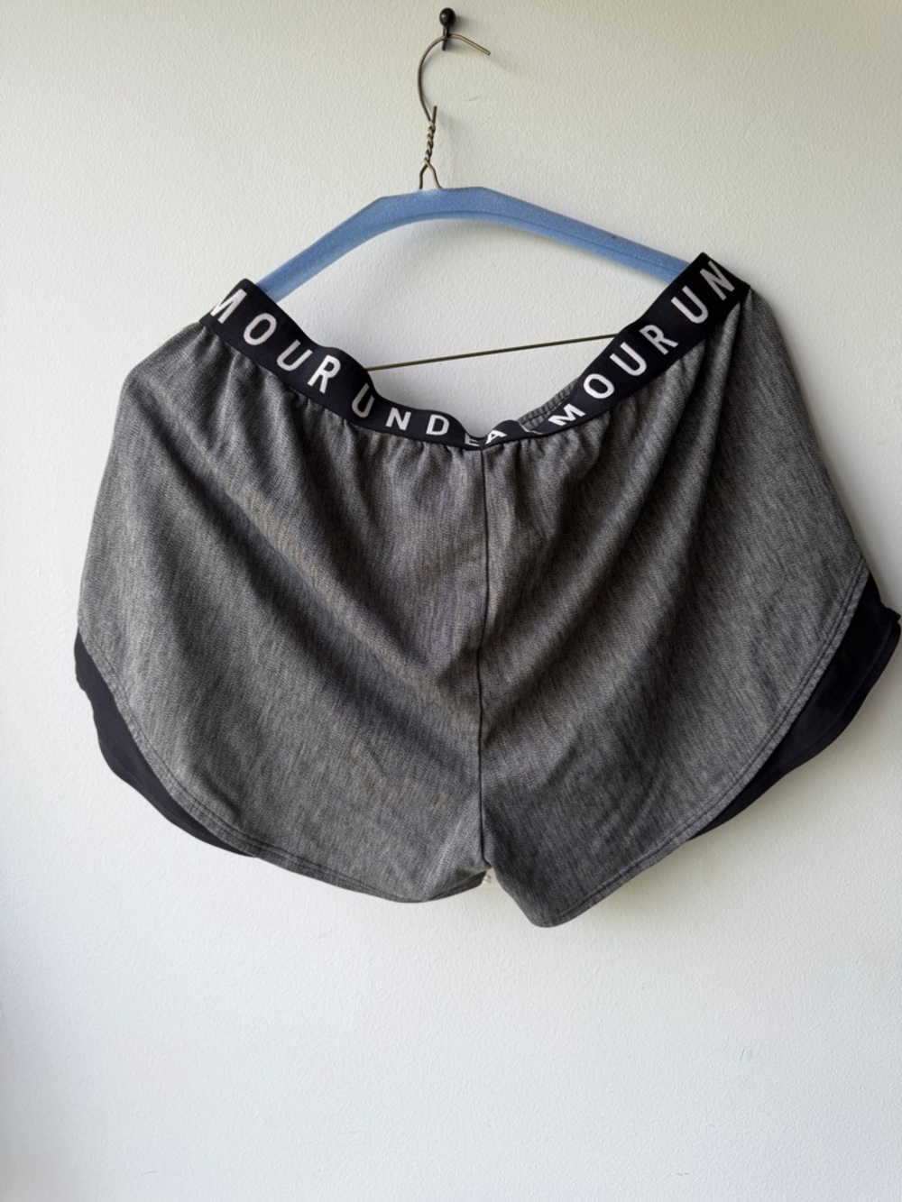 Under Armour Women's Gray Athletic Shorts with Black Trim, Size XL - Picture 2 of 3